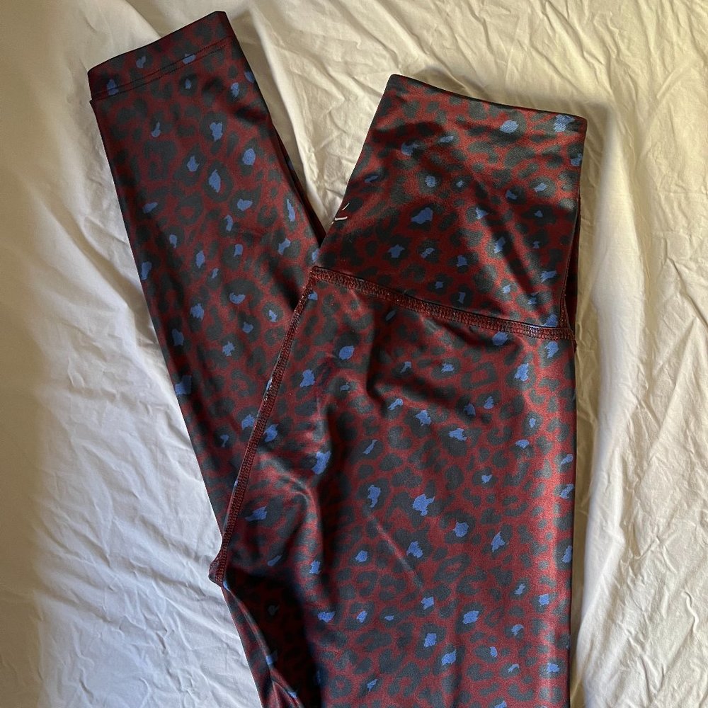 Beyond Yoga x Barre3 Maroon Blue Leopard Leggings Size XS